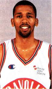 PER LA SERIE A2 TONY DAWSON ERA DI UN'ALTRA CATEGORIA. Sono passate ben 22  stagioni quando Pesaro puntò molto su di lui, 22,4 punti x gara, compie 53  anni, auguri. #Season19981999 (Ph.