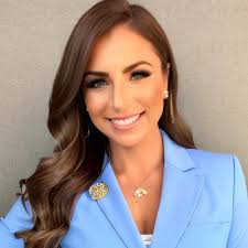 growthmindset #embracediscomfort #courageovercomfort #leadershipjourney…