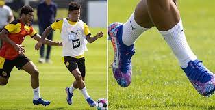 Jadon sancho now has 3 goals and 4 assists in the bundesliga in 2021. Update Release Imminent Jadon Sancho Debuts His First Nike Mercurial Signature Boots Footy Headlines