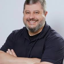 Todd Lansing's Instagram, Twitter & Facebook