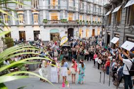 Nell'ultimo periodo si sente parlare spesso degli spiacevoli episodi che riguardano la movida napoletana, soprattutto nel quartiere di chiaia e la famosa zona dei baretti di san pasquale. Scale Di Via San Pasquale A Chiaia Napoli Da Vivere