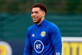 His father is from antigua and he was invited to join the antigua and barbuda squad for caribbean cup qualifiers in october 2014. Che Adams Shuts Down Scotland Commitment Poser As Southampton Striker Issues Right Time Verdict Daily Record