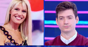Fresca vincitrice del reality di rai 2 pechino express, la ruta fa una inaspettata dichiarazione al settimanale spy, in edicola da venerdì 30 novembre. Chi E Gian Amedeo Figlio Di Maria Teresa Ruta Eta E Lavoro Chiechiera It