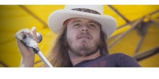 The original core of lynyrd skynyrd—ronnie van zant, bob burns, gary rossington, allen collins and larry junstrom—first came together under the name my backyard back in 1964, as jacksonville, florida, teenagers. Who Is Ronnie Van Zant Dating Ronnie Van Zant Girlfriend Wife