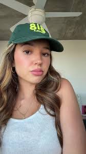 Amanda Dowling's Instagram, Twitter & Facebook