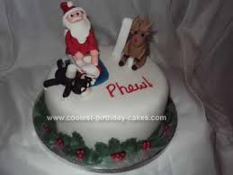 A bundt cake is a classic southern cake, and enjoying one means knowing that these sweet treats have never gone out of style. Funny Homemade Christmas Cake With Fondant Santa