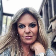 Are there any little league cheerleading teams in Amarillo that need a  cheer coach?