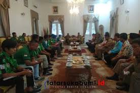 Check spelling or type a new query. Buntut Phk Oleh Perusahaan Mitra Pt Scg Karyawan Temui Bupati Sukabumi Newstizen Sukabumi
