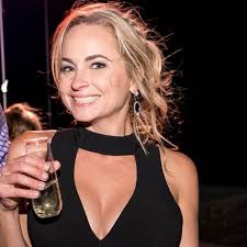 Hey everybody. Can anyone recommend and good inexpensive cleaning service  for a single family home? I might need weekly or monthly. TIA