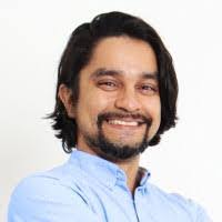 Eli Caruci's Instagram, Twitter & Facebook