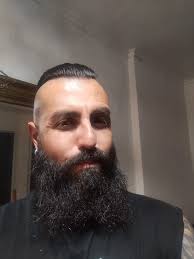 Buen Domingo para todos. Barbones presuman sus Barbas 💥🪓🪵