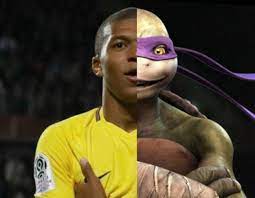 Kylian mbappé kust de wereldcup 2018 na de winst van frankrijk op op het wk voetbal in rusland. Thiago Silva Pranks Mbappe With Dior Gift