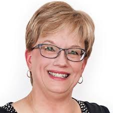 Lynn Sipe's Instagram, Twitter & Facebook