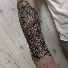This tattoo isn't only gorgeous, but it also has a beautiful meaning many people believe that mandala tattoos look good on women only as it has a feminine touch to it; Pin On Tattoos
