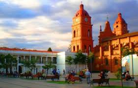 7 8 a la caída del antiguo régimen, la localidad se convierte en municipio constitucional de la región de extremadura.desde 1834, queda integrada en el partido judicial de trujillo. Santa Cruz Bolivia Santa Cruz De La Sierra Bolivia Major Cities Of Bolivia