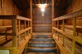 ben jij een echte bikkel en durf je de sauna van meer dan 100 graden aan kom genieten bij spawell in peize sauna sauna s zwembaden