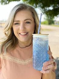 Who hasn't tried my happy juice? I'm sending out a free sample packet to 15  people. Comment “claim” if you want one.