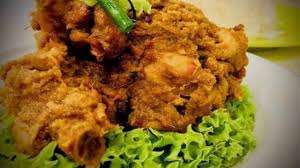 It needs hours of slow cooking until the coconut milk is caramelized and turns into its signature luscious texture. Chicken Rendang Malaysian Dry Chicken Curry Recipe Recipes Are Simple Youtube