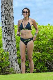 The gary southshore railcats baseball game at u.s. Paris Jackson In A Bikini In Hawaii Pictures December 2017 Popsugar Celebrity