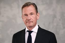 Wirtschaftsjournalist:in