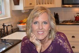 Leanne Harris's Instagram, Twitter & Facebook