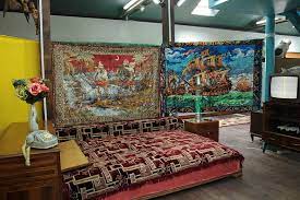 Nu știu câți dintre voi au auzit de existența sa, eu, una, mărturisesc că am aflat de la. Muzeul Kitsch Ului Din BucureÈti S A Deschis Ce Orori Ne AÈteaptÄ