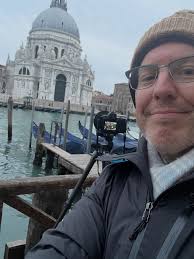 Desperately trying to get a good photo in Venice. Sometimes photographing  Brad feels exactly like that Friends episode where Chandler just cannot  pose properly. No matter the stance, the walk, or the “