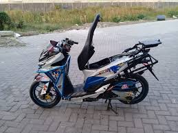 Www.ronitadp.com tmcblog com yamaha xabre custom racing block blue motogp sumber : Modifikasi Vario Main Kelir Dan Body Protektor Bro Choerun Bonsaibiker