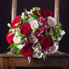 Gifts of champagne delivered for birthday presents, valentines day, to say at sparkling direct we make sending champagne abroad easy. Goddess