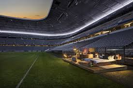 The first match was played in june 02, 2005 between the two local clubs fc bayern münchen and tsv 1860 münchen in the allianz arena. Allianz Arena Mit Temporaren Schlafzimmer Direkt Auf Dem Spielfeld