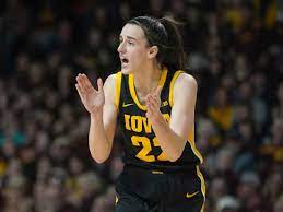 Iowa's Caitlin Clark plans to forgo next season and enter WNBA Draft : NPR