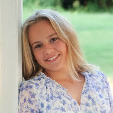 Rebecca Mayeux's Instagram, Twitter & Facebook