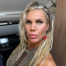 Det är en smärtsam sanning att jag och min kärlek går isär. För en del  kanske det här inte kommer som någon överraskning. Några har märkt att vi  inte umgåtts som förr,