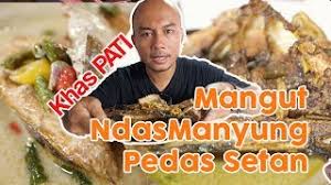Kepala ikan manyung berukuran jumbo. Pedas Setan Mangut Ndas Manyung Khas Pati Youtube