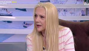 Πιο συγκεκριμένα, στη μεσημεριανή εκπομπή του σκαϊ, η έλντα πανοπούλου σημείωσε χαρακτηριστικά πως «την καλοδέχτηκα την επιτυχία που σημείωσε το ρετιρέ και σίγουρα και θα. Elnta Panopoyloy Apokalypse Giati Den Einai Sthn Thleorash Star Gr