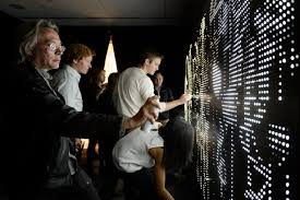 Water Light Graffiti Drawing With Water Graffiti Display Water Design Water Art