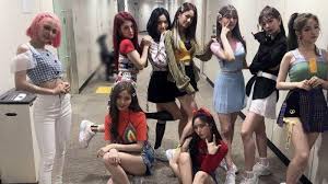 Chaeyoung thinks that jiwon is the craziest member of fromis_9. Fromis 9 Diberi Kejutan Oleh Penggemar Di Super Kpop Festival Indonesia 2019 Ini Profilnya Tribun Timur