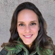 Susan Stelling's Instagram, Twitter & Facebook