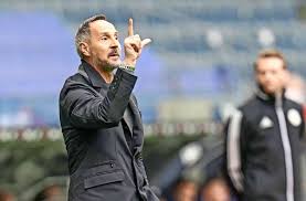 Der trainer wundert sich selbst über die bezahlte ablöse und beschreibt den damit verbundenen druck. Fussball Bundesliga Frankfurts Trainer Adi Hutter Geht Nach Monchengladbach Fussball Stuttgarter Zeitung