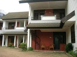 Both business travelers and tourists can enjoy the hotel's facilities and services. Sewa Comfort 8br Villa Melinda 2 Batu By Irwan