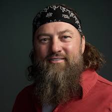 Old favorites, new faces, same wild family. Swipe to re-meet the Robertsons  you love—and meet a few new ones stirring up the fun #DuckDynastyTheRevival  premieres Sunday at 9/8c