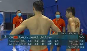 在刚刚结束的 东京奥运 跳水 女子双人10米跳台决赛中，中国小将张家齐和陈芋汐稳稳将金牌收入囊中，美国队和 墨西哥队 分别获得亚季军。. Hunuuqyejqnjdm