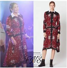 Nagita slavina terlihat memukau dengan balutan outfit bernuansa navy. Intip 6 Fashion Nagita Slavina Yang Harganya Selangit Antvklik