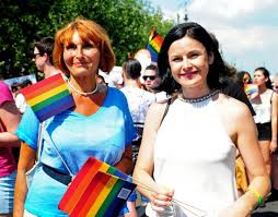Az pedig az aktuális törvényhozó hatalom kiváltsága, hogy a pedofilokat miként kívánja szankcionálni. Kik Voltak A Budapest Pride On 2016 Ban Kepek 18 Hir Ma