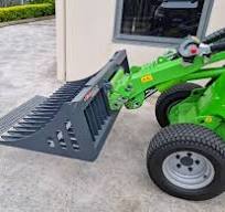 Versatach Rock Bucket - Avant Equipment