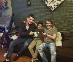 ترکی ميں ان دنوں ايک جلا وطن ملزم کی ويڈيوز کافی مقبول ہو رہی ہيں۔ سيدات پيکر نامی يہ شخص سياست دانوں اور کاروباری شخصيات کے مبينہ کالے دھندوں کی تفصيلات بيان کر. Ù…Ø­Ù…Ø¯ Ø¬Ù†ÙŠØ¯ Mohamed Jneid Home Facebook