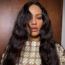 The Princess Manicure Is Summer's Minimalist Nail Trend