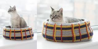The pattern uses a smart technique in which right side is on the inside bottom of the basket, but after is switches to the outside walls. Cute Kitty Crocheted Cat Bed Free Crochet Pattern The Crochet Space