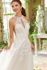Schlichte silhouetten, luftige stoffe, feminine schnitte: Wedding Lounge Brautmoden In Ingelheim Brautkleid By Mori Lee Kleider Hochzeit Brautmode Braut
