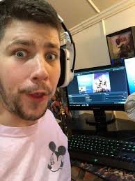 hey friends! can't sleep? tired of scrolling? wish u had someone to talk  to? tap the link and i'll solve all ur problems! playing fortnite right  now, then switching over to warzone,